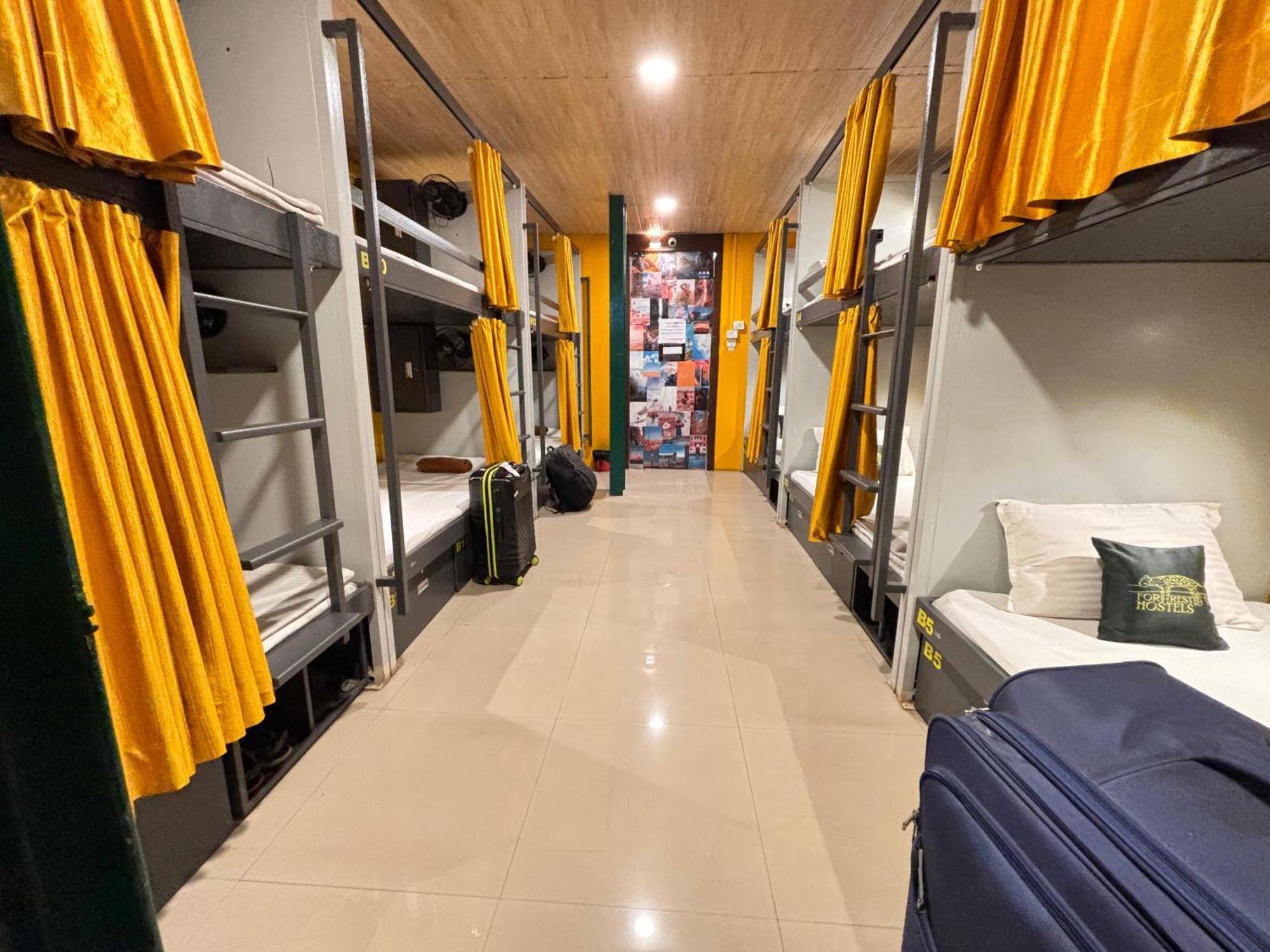 מומביי Forrest Hostels מראה חיצוני תמונה